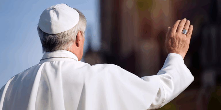 Leia mais sobre o artigo O Que Acontece Quando Um Papa Morre? Entenda o Processo no Vaticano