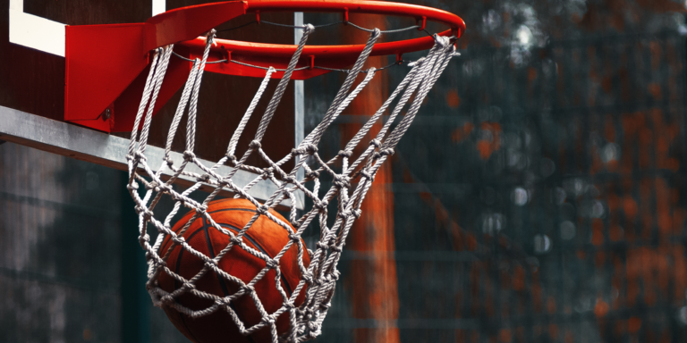 Leia mais sobre o artigo NBA em alta: como acompanhar os jogos, jogadores favoritos e destaques da temporada